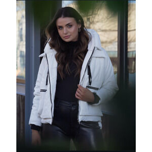 Ookie and Lala White Cropped Utility Puffer Hooded Jacket Winter Faux Fur MEDIUM